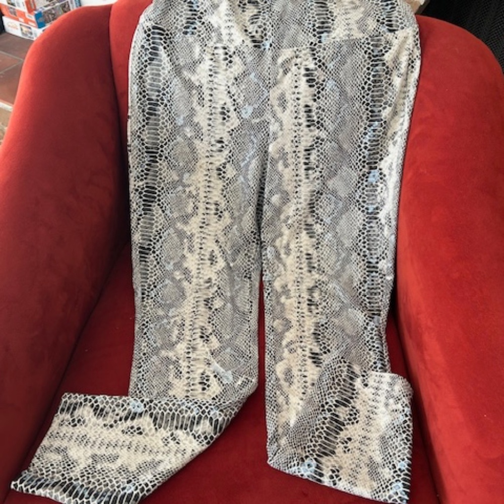 Boston Proper leggings